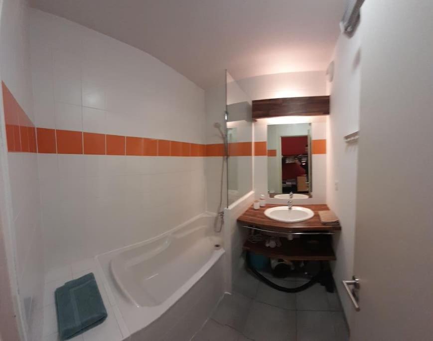 Appartement Du Chamois Roux, Dans Residence De Tourisme 3 Etoiles Lourdes Exteriör bild